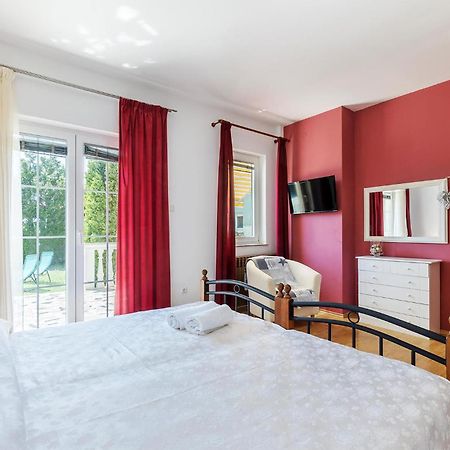 2 Bedroom Beautiful Apartment In Valtura Εξωτερικό φωτογραφία