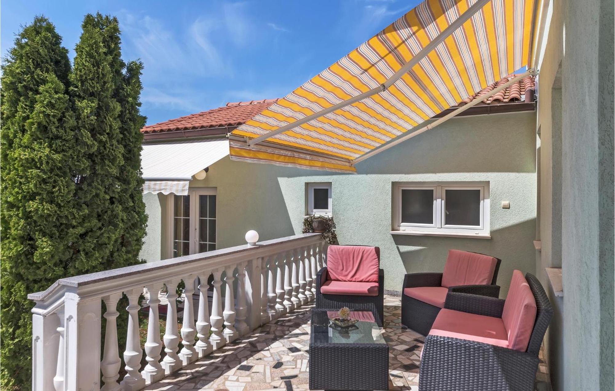 2 Bedroom Beautiful Apartment In Valtura Εξωτερικό φωτογραφία